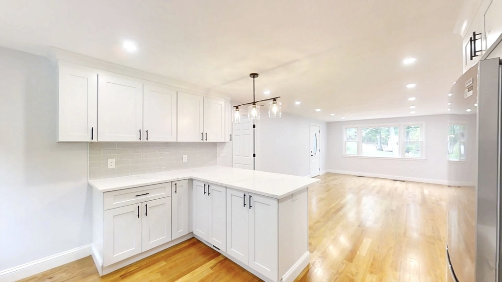 8 Reardon Rd, Hudson, MA Photo #11