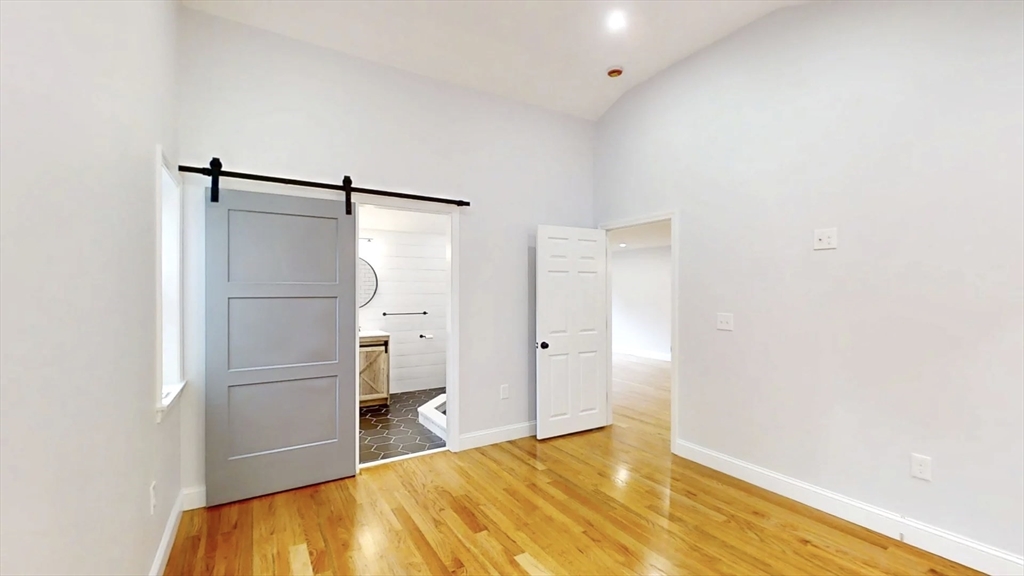 8 Reardon Rd, Hudson, MA Photo #13