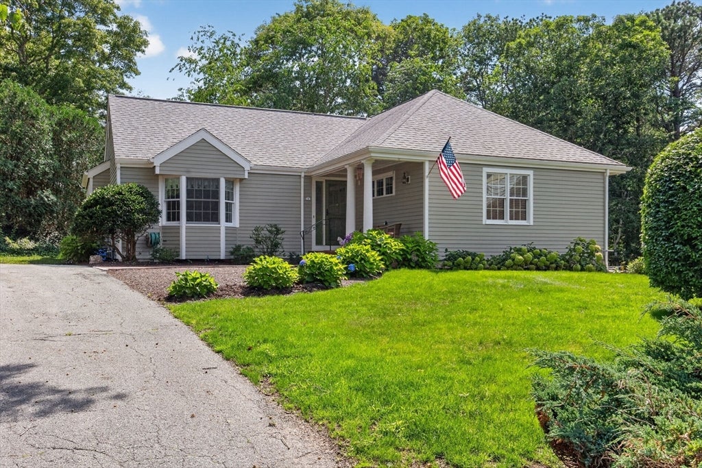 Photo of 8 Elizabteh Circle, Mashpee, MA