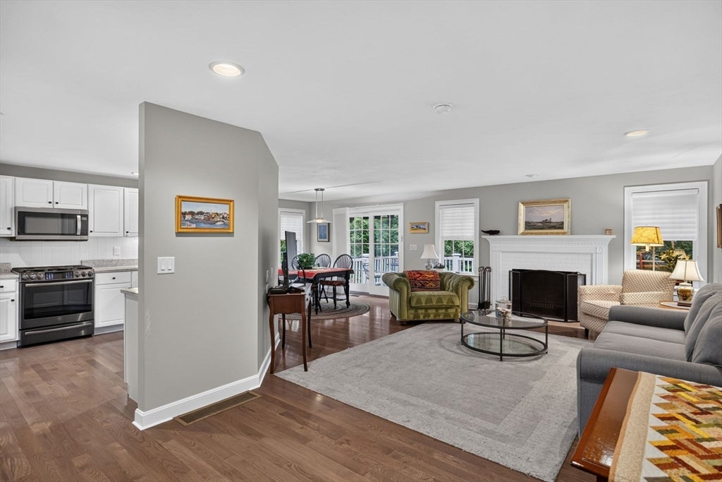 8 Elizabteh Circle #8, Mashpee, MA, 8 Elizabteh Circle #8, Mashpee, MA Photo #2