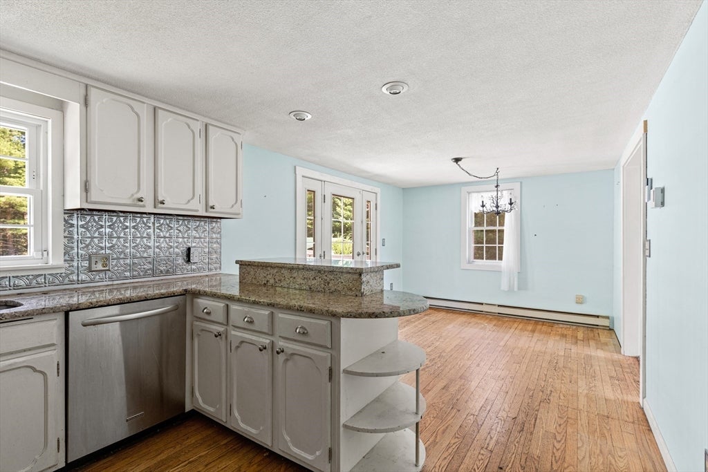 353 Carver Rd, Plymouth, MA Photo #7