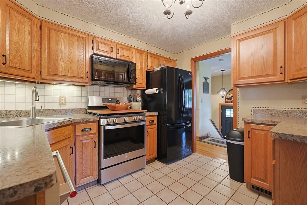 3 Cornell Drive, Milford, MA, 3 Cornell Drive, Milford, MA Photo #15