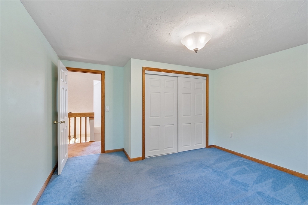 West Boylston, Massachusetts 01583, United States, 4 Bedrooms Bedrooms, ,3 BathroomsBathrooms,Residential,Pending,206545