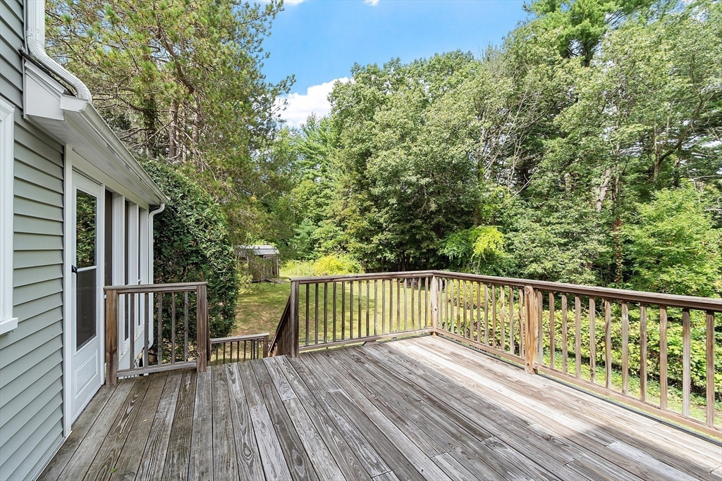 West Boylston, Massachusetts 01583, United States, 4 Bedrooms Bedrooms, ,3 BathroomsBathrooms,Residential,Pending,206545