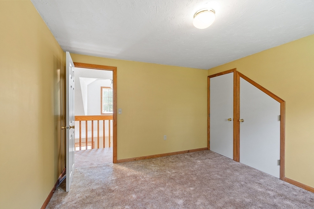 West Boylston, Massachusetts 01583, United States, 4 Bedrooms Bedrooms, ,3 BathroomsBathrooms,Residential,Pending,206545