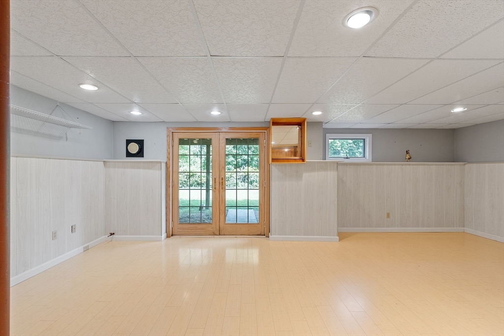 West Boylston, Massachusetts 01583, United States, 4 Bedrooms Bedrooms, ,3 BathroomsBathrooms,Residential,Pending,206545