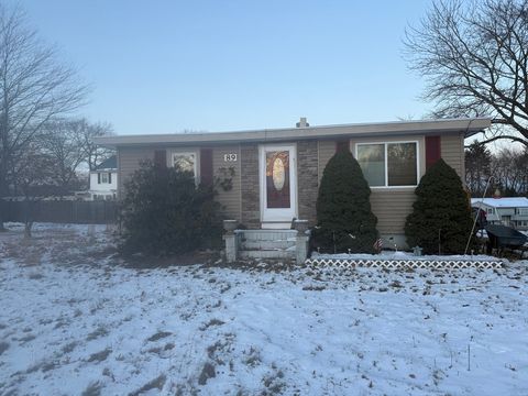 89 Newbury St Dracut MA 01826