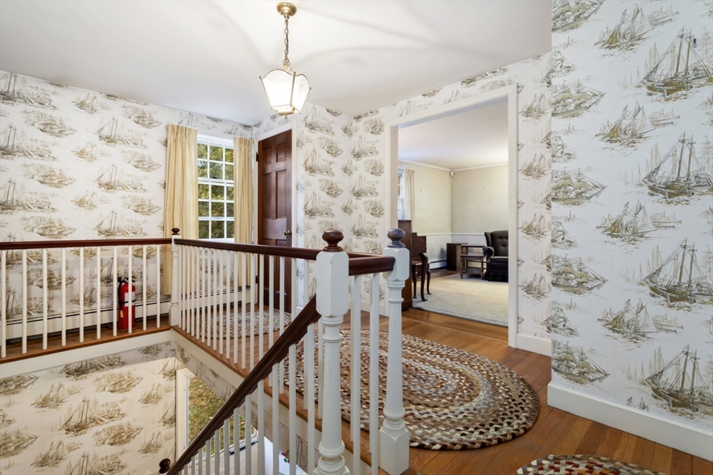 Lynnfield, Massachusetts 01940, United States, 4 Bedrooms Bedrooms, ,3 BathroomsBathrooms,Residential,Active,236580