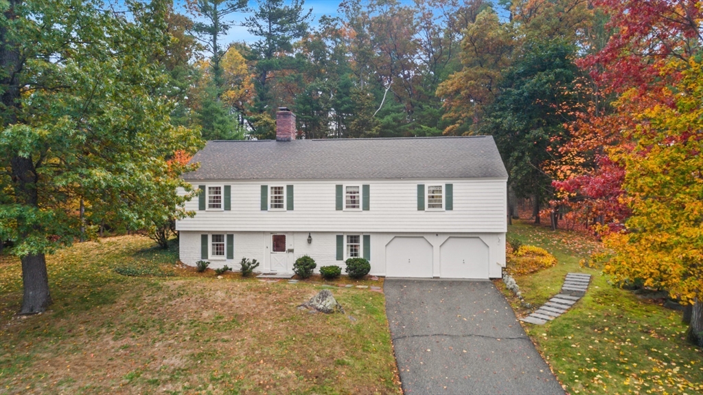 Lynnfield, Massachusetts 01940, United States, 4 Bedrooms Bedrooms, ,3 BathroomsBathrooms,Residential,Active,236580