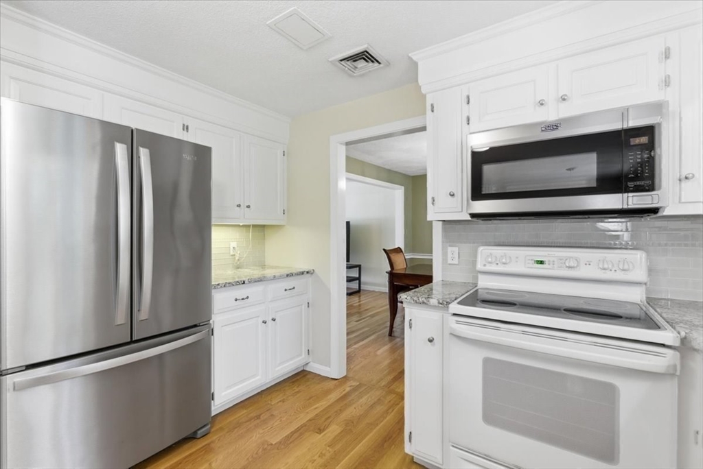 27 Kennel Hill Dr