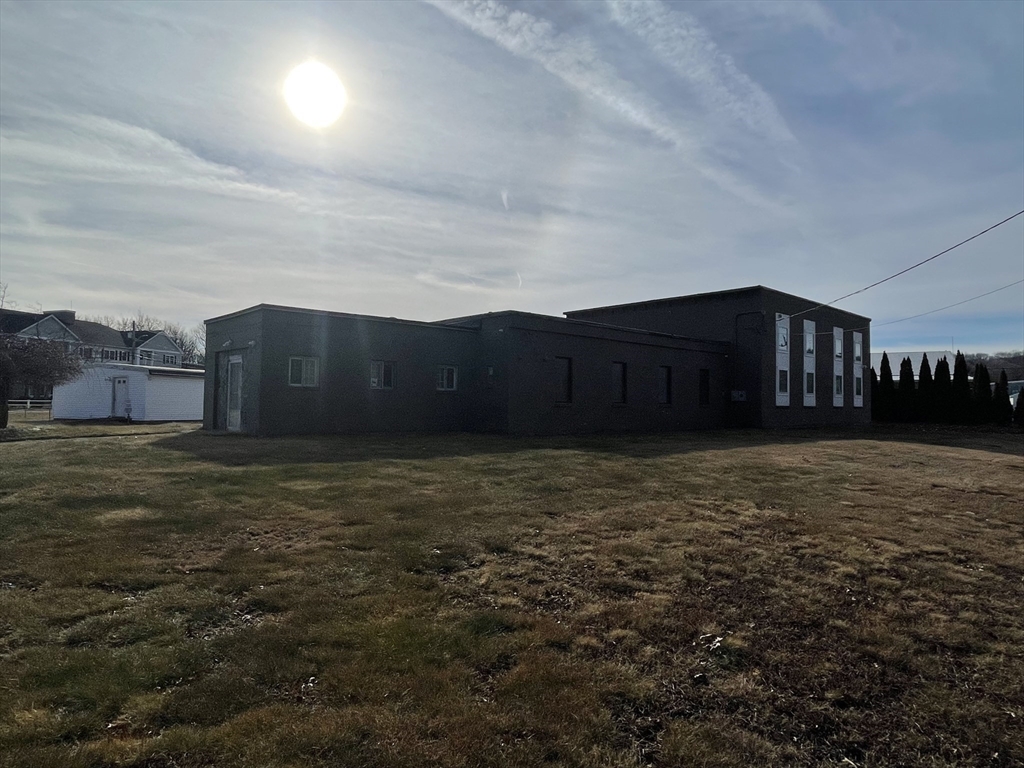 170 East Bacon St (Front)