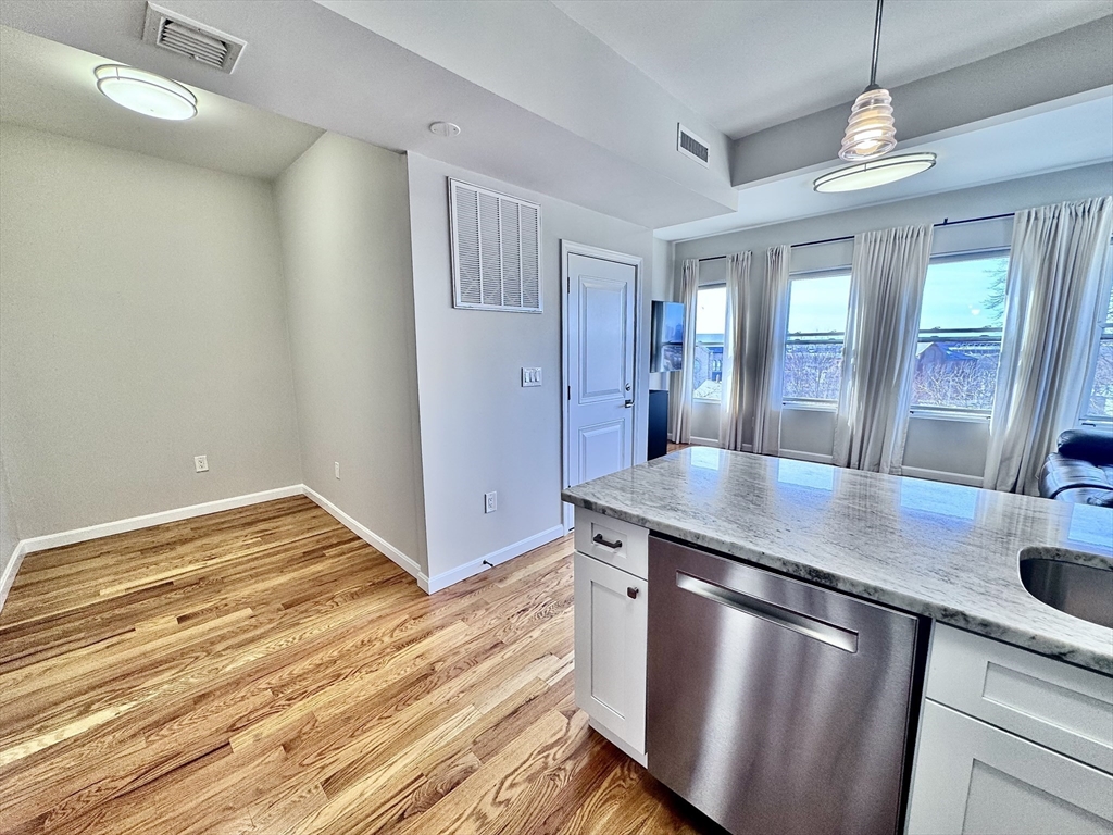 77 Byron St 3