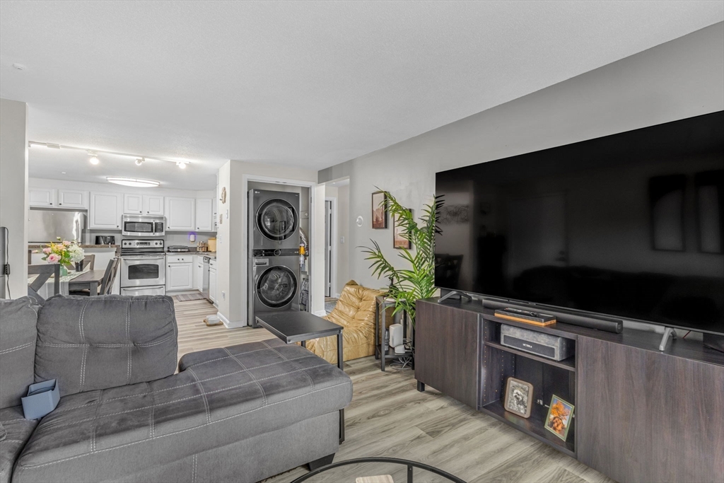 21 Pine St K