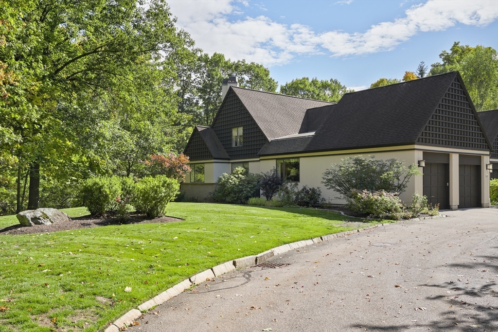 207 Nahanton Street 207