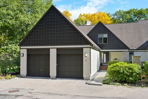 207 Nahanton Street 207 Newton MA 02459