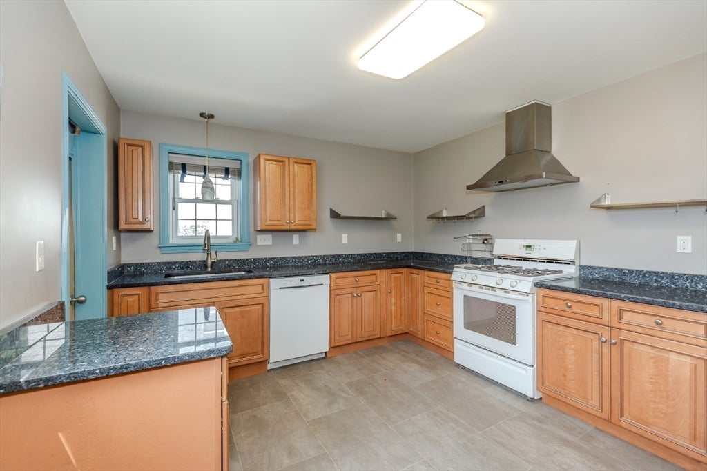 147 Smith St, North Attleboro, MA, 147 Smith St, North Attleboro, MA Photo #9