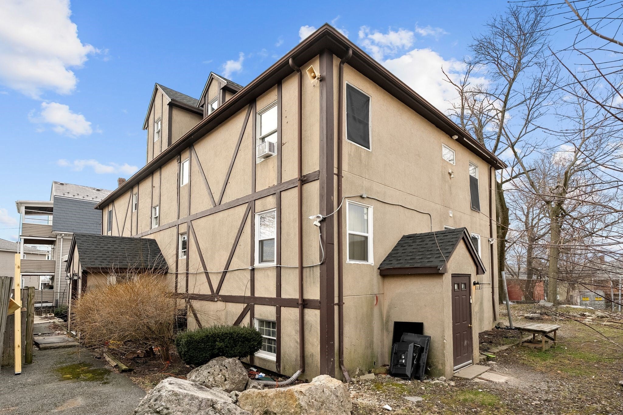 19 Hiawatha Rd, Boston, MA Photo #22
