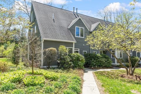 4 Greenfield Ln 4 Concord MA 01742
