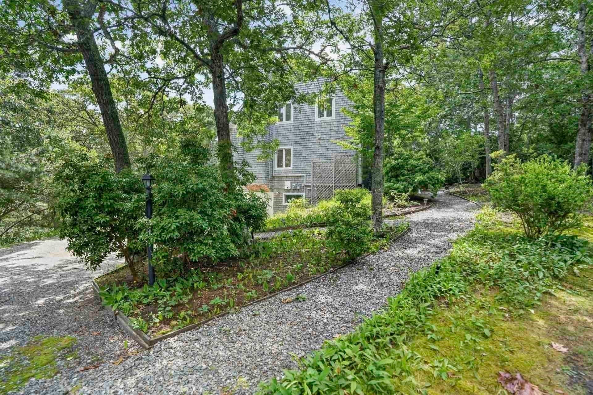 14 High Meadow Ln, Oak Bluffs, MA, 14 High Meadow Ln, Oak Bluffs, MA Photo #38