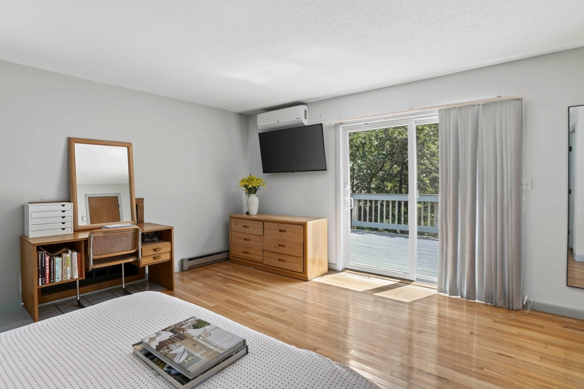 14 High Meadow Ln, Oak Bluffs, MA, 14 High Meadow Ln, Oak Bluffs, MA Photo #12