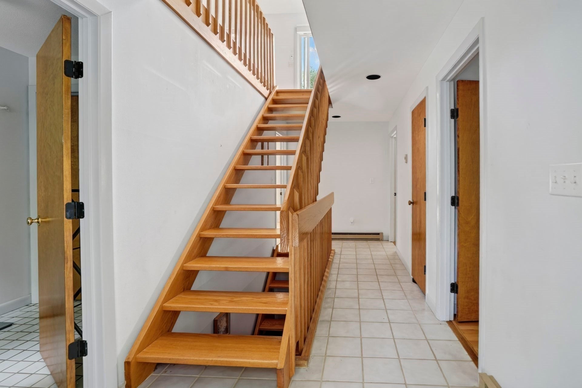 14 High Meadow Ln, Oak Bluffs, MA, 14 High Meadow Ln, Oak Bluffs, MA Photo #2