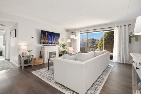 Photo of 3 Ledgewood Way #8, Peabody, MA 01960 (MLS # 73478849)