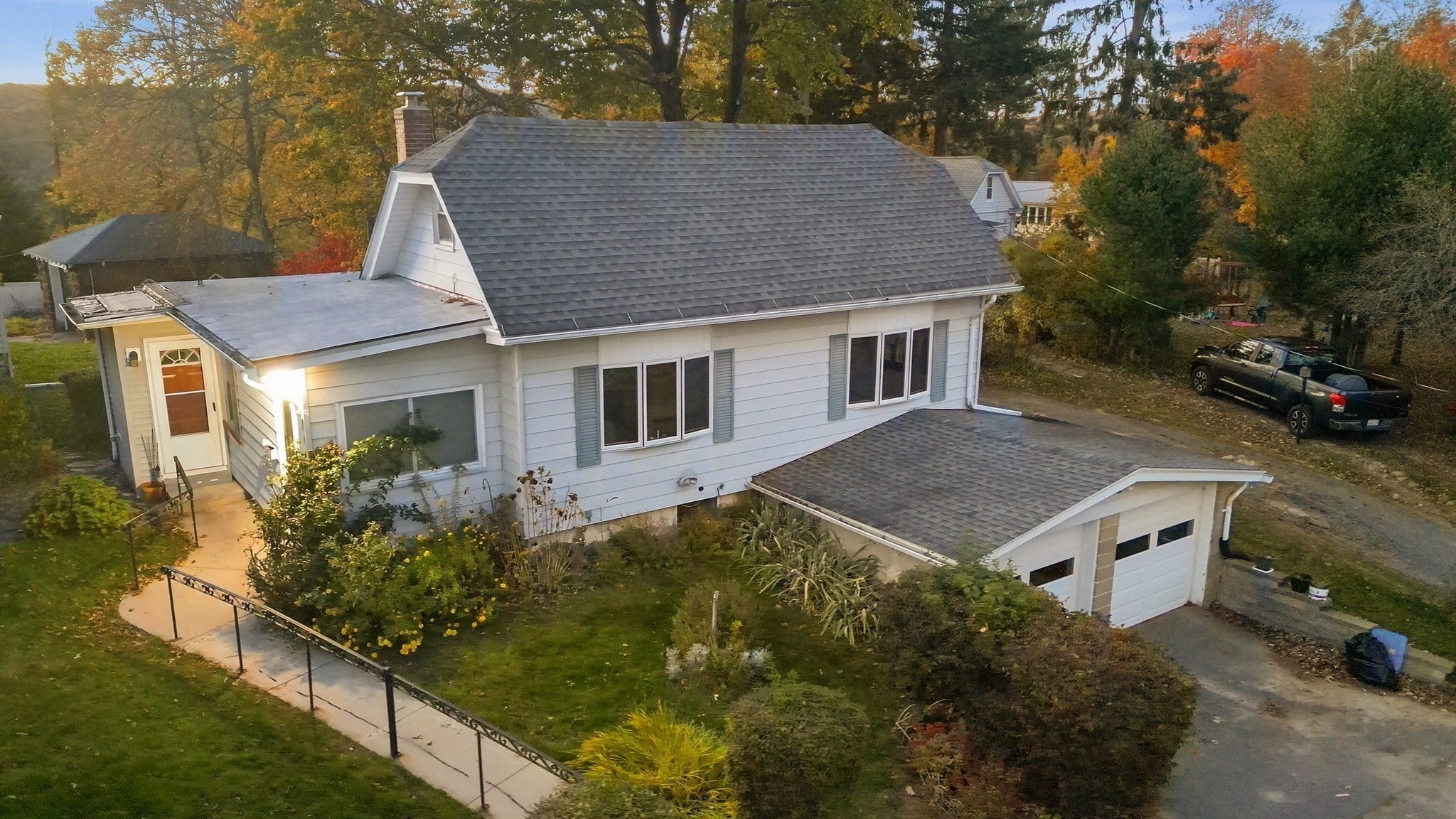 Photo of 153 Copperfield Rd, Worcester, MA