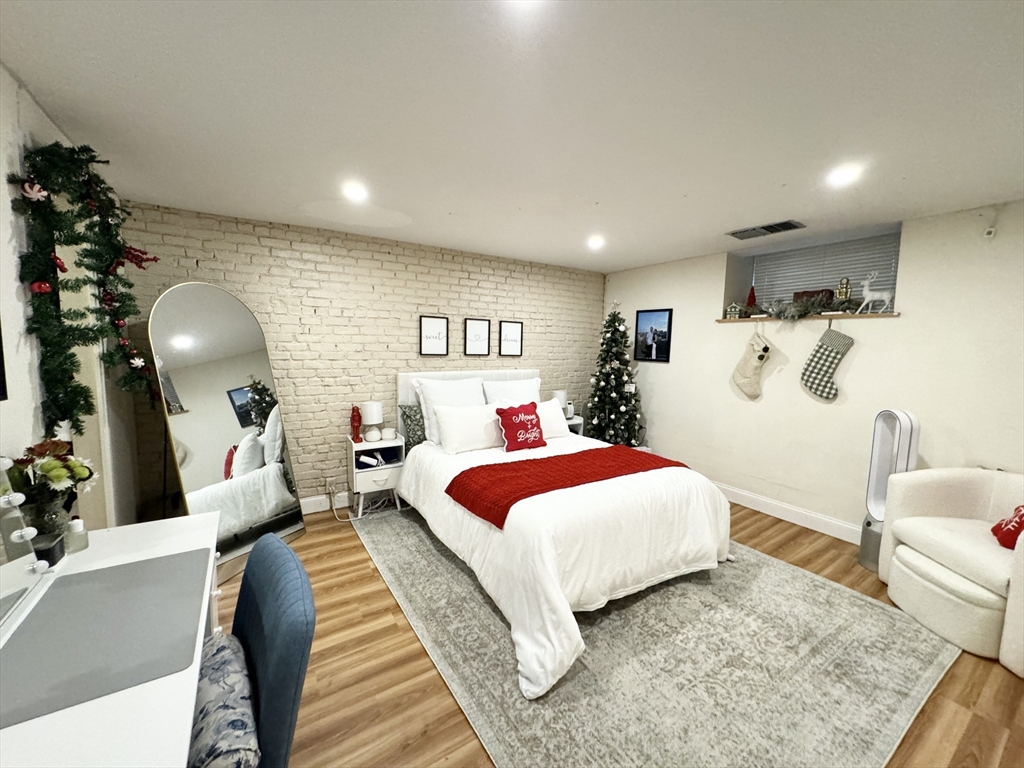 96 Gainsborough Street 103W