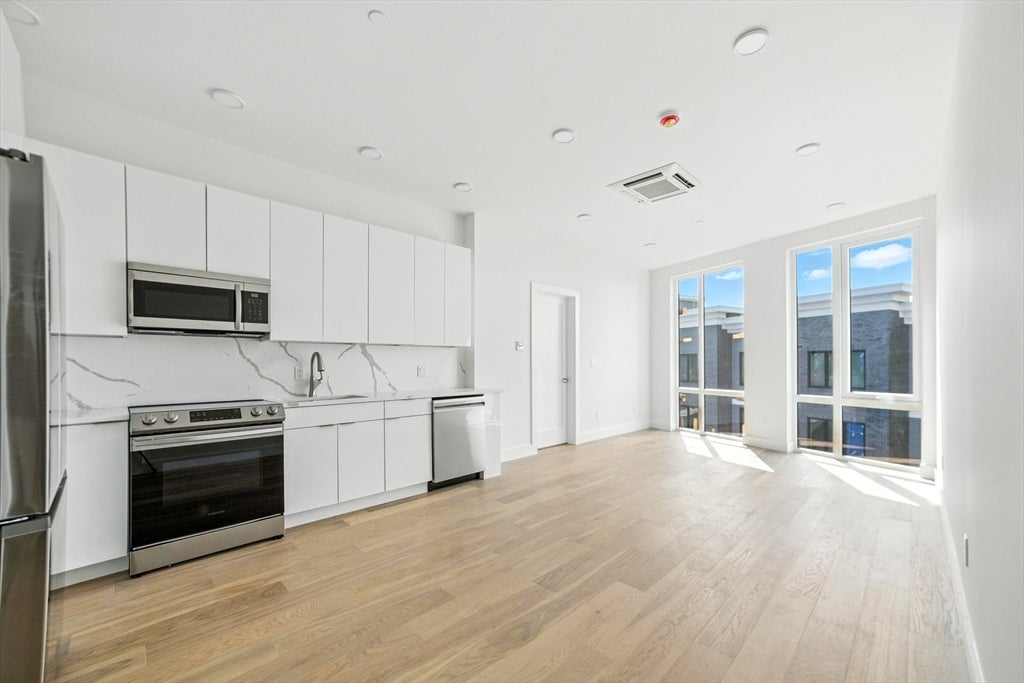 38 Hichborn St #203, Boston, MA, 38 Hichborn St #203, Boston, MA Photo #7