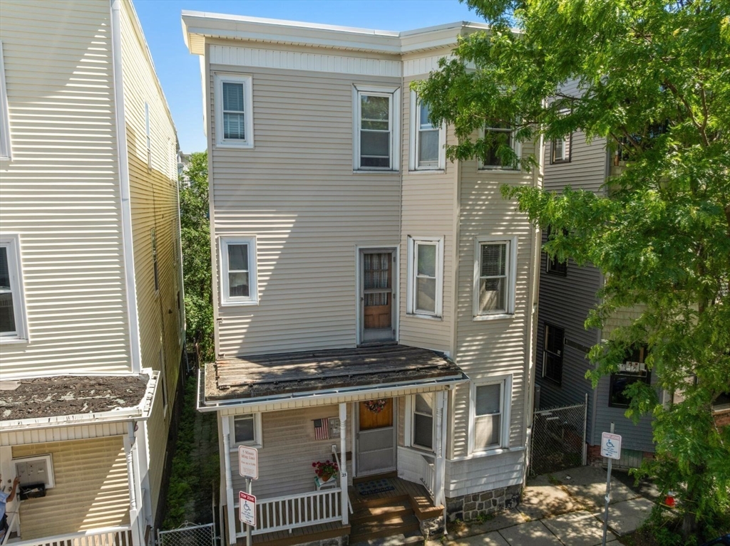 25 Howell St