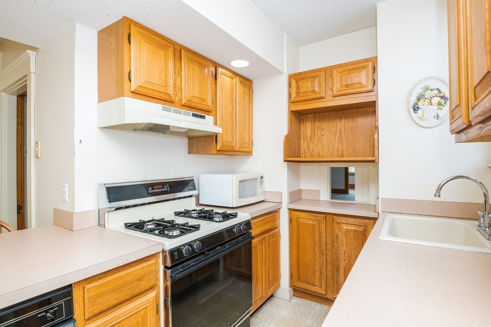 29 Oxford Park, Revere, MA Photo #25