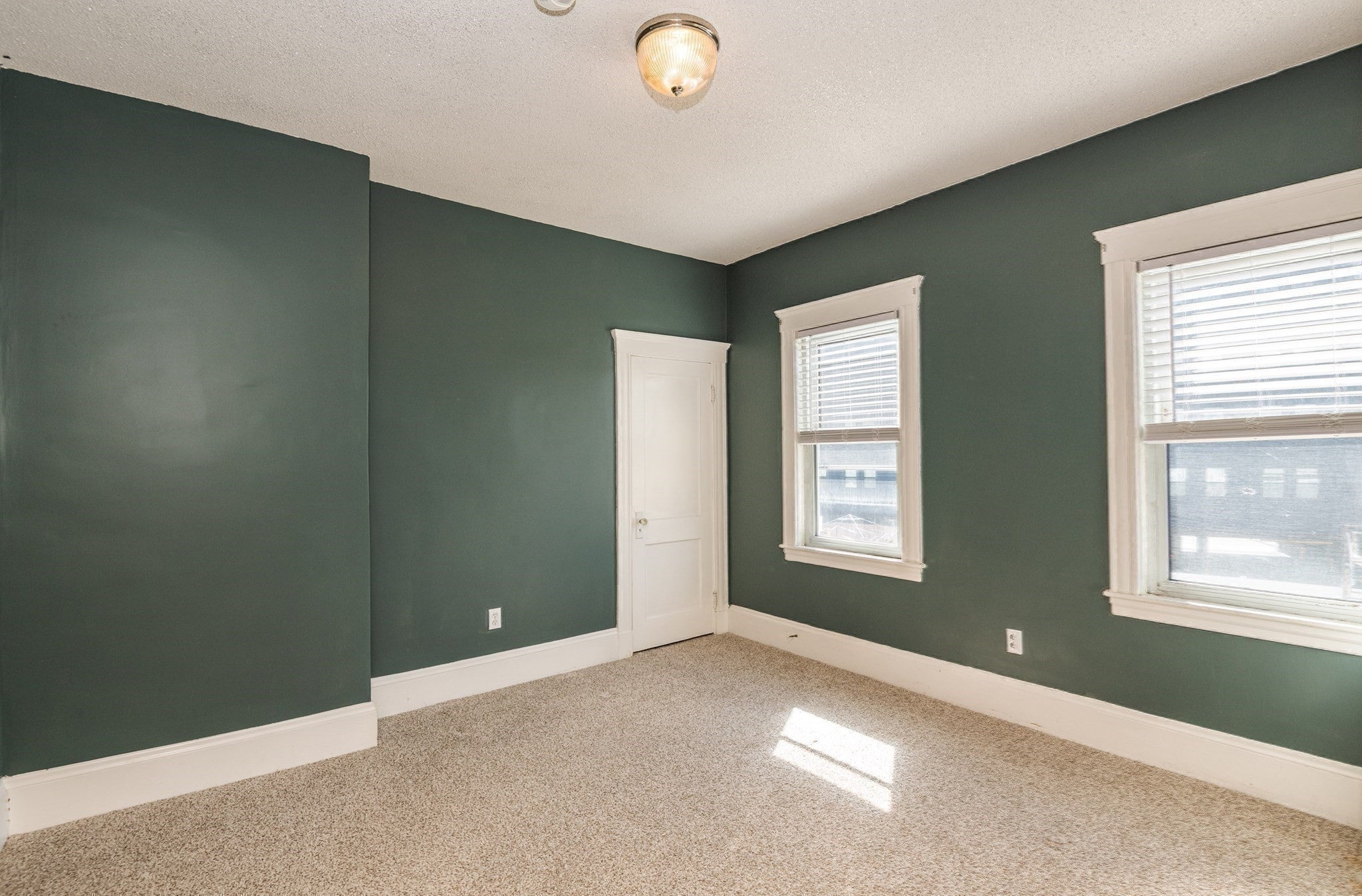 29 Oxford Park, Revere, MA Photo #33