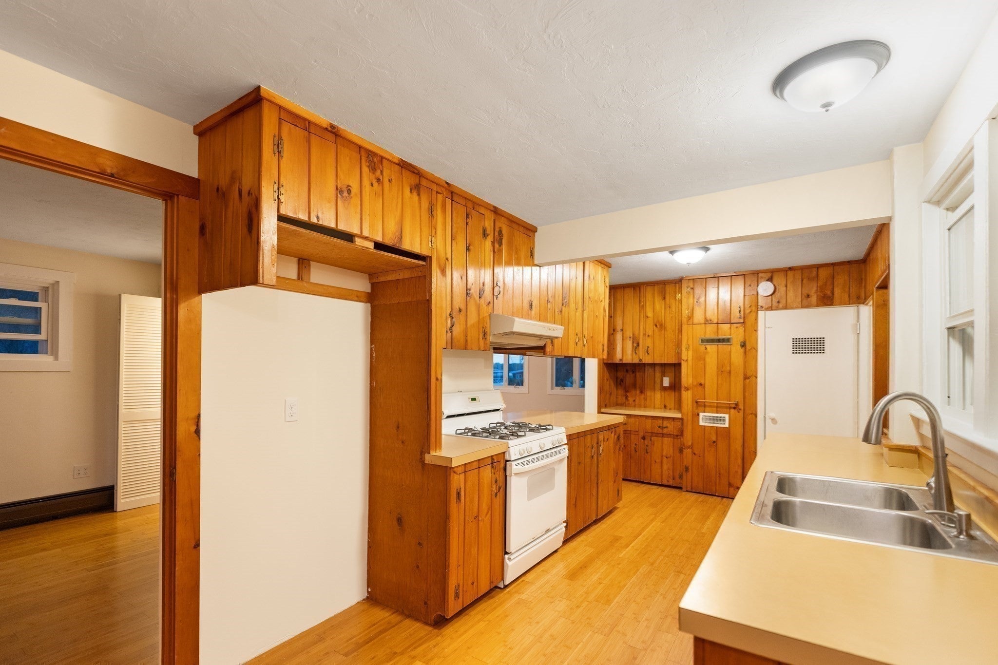 5 Wampanoag Dr, Fairhaven, MA Photo #10