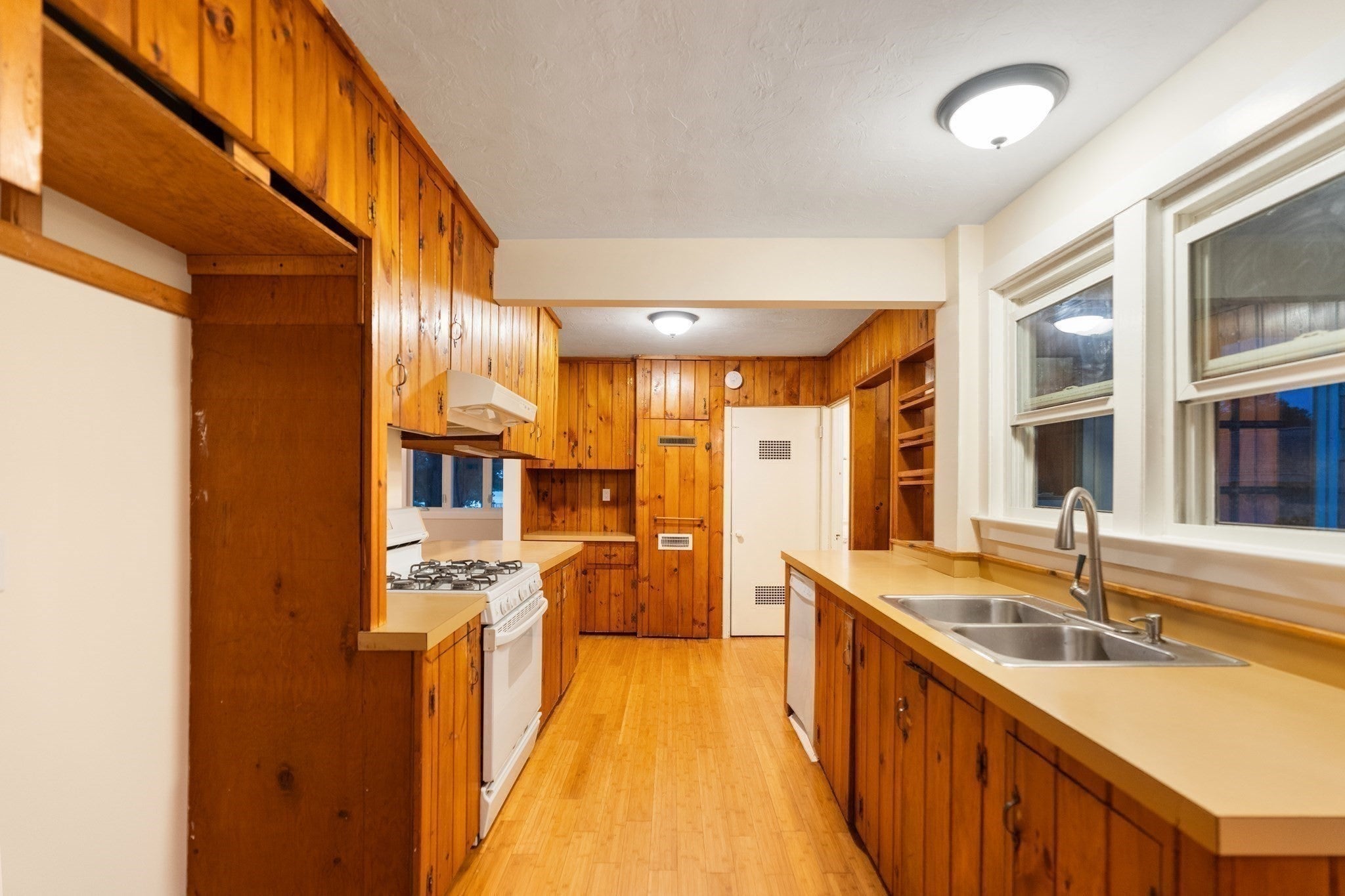5 Wampanoag Dr, Fairhaven, MA Photo #14