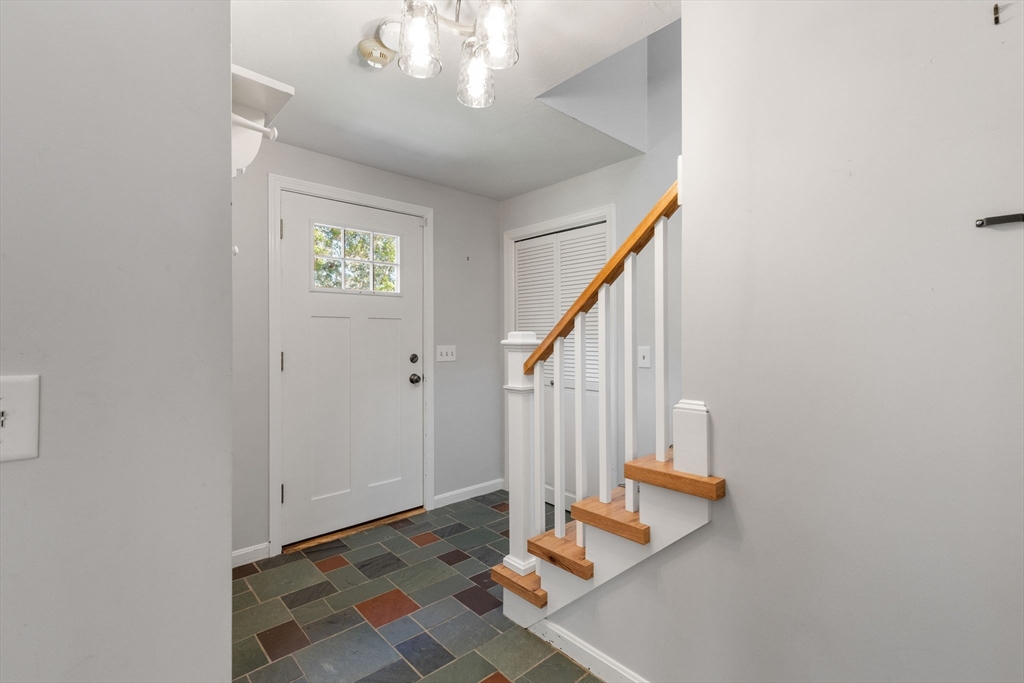2 Fairway Cir
