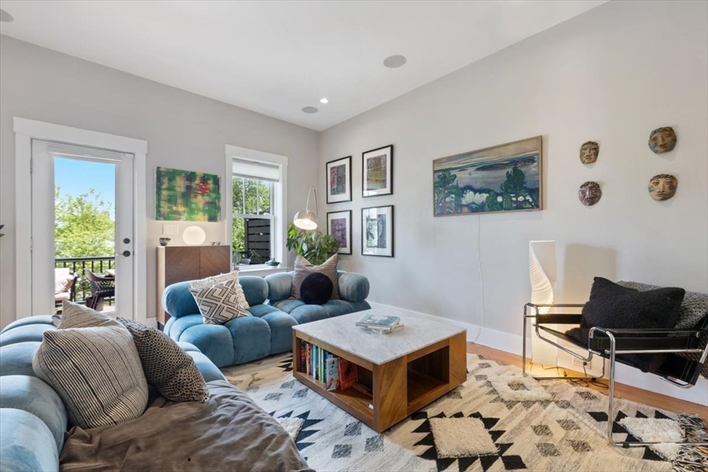 38 Sheridan St
