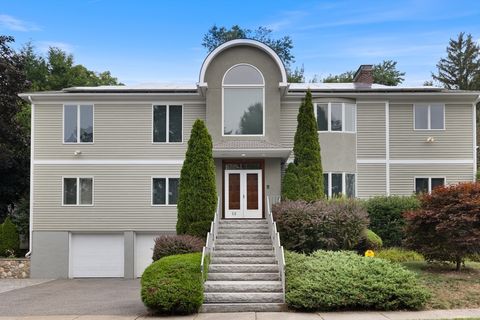 56 Cynthia Rd Newton MA 02459