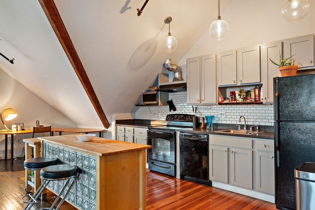 220 Spencer Ave 304