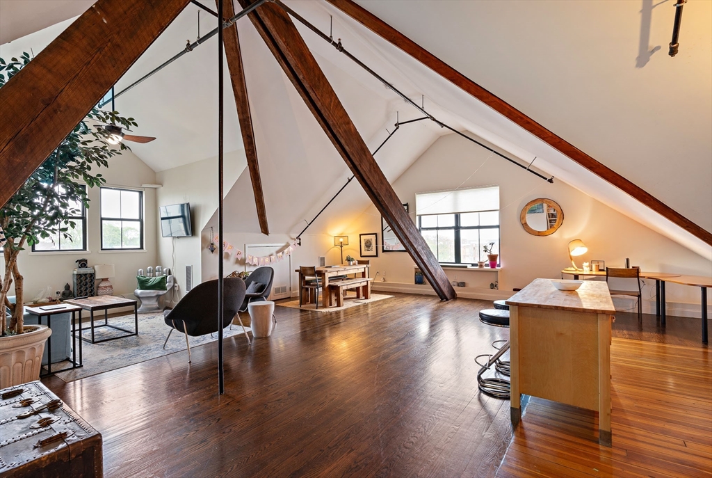 220 Spencer Ave 304