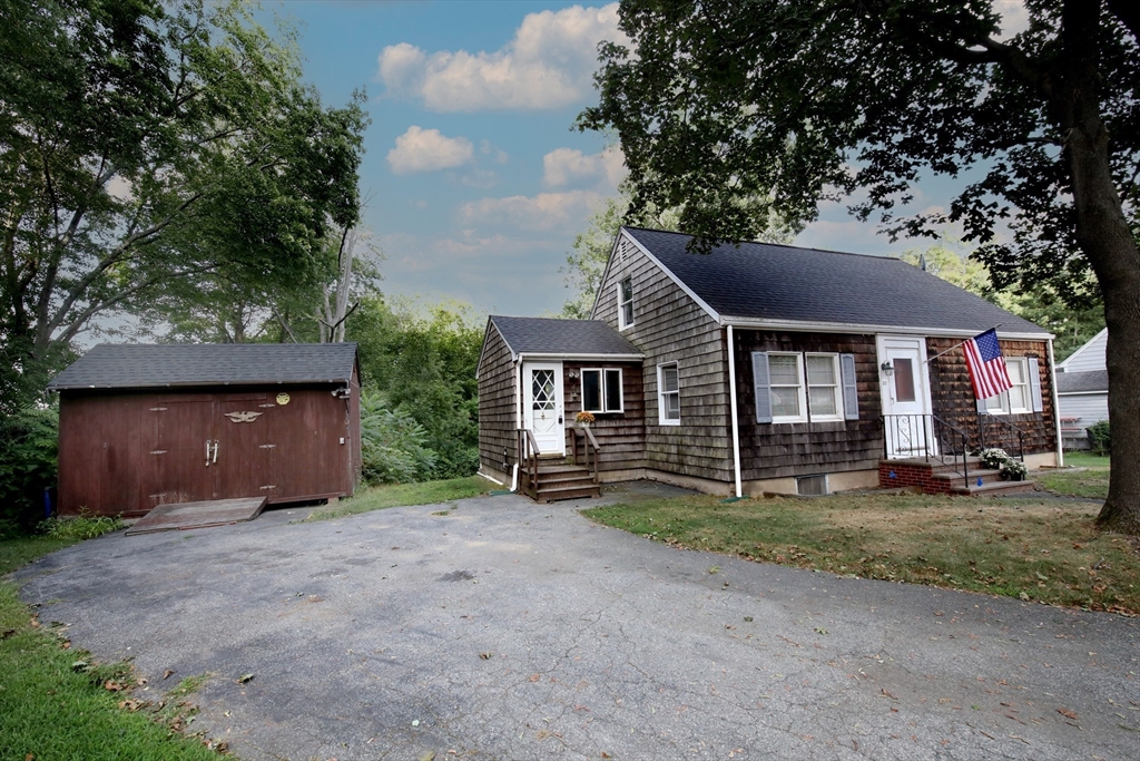 37 Eames St