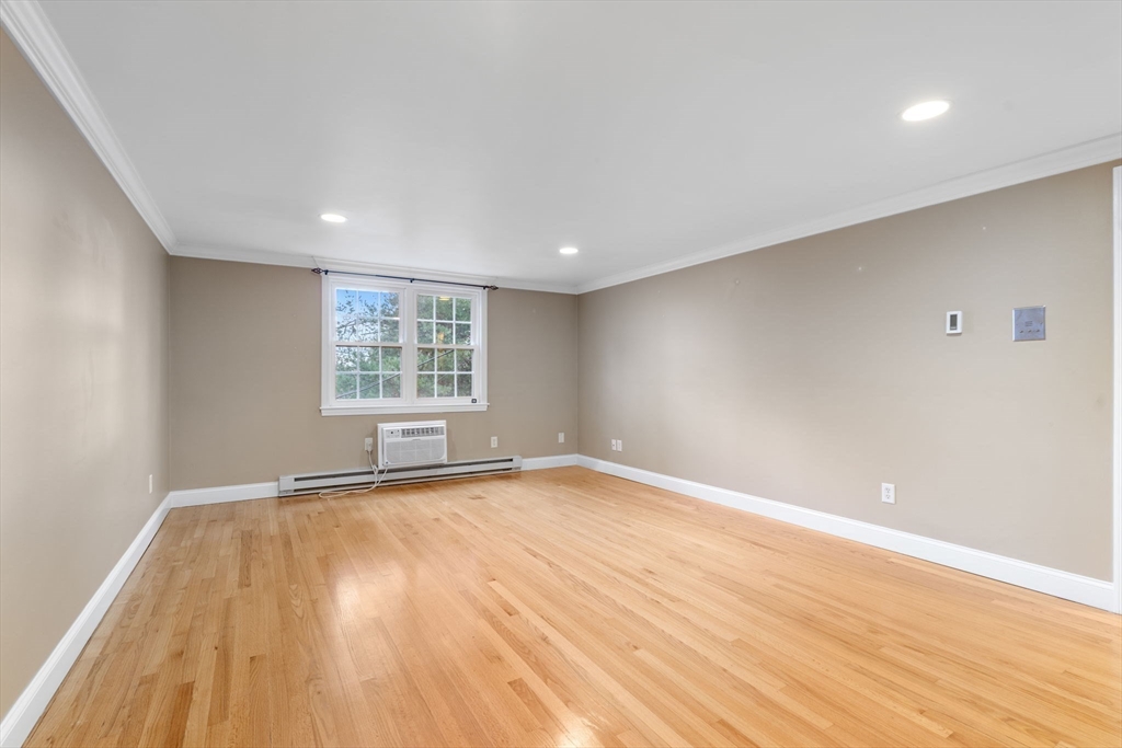 16 Wampus Avenue 32