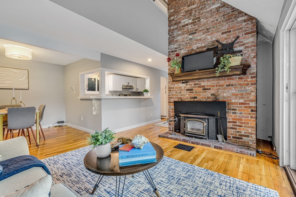 2 Clover Hill Road HOUSE