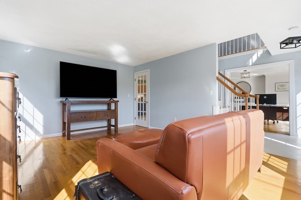 44 Raffaele Drive, Waltham, MA, 44 Raffaele Drive, Waltham, MA Photo #10