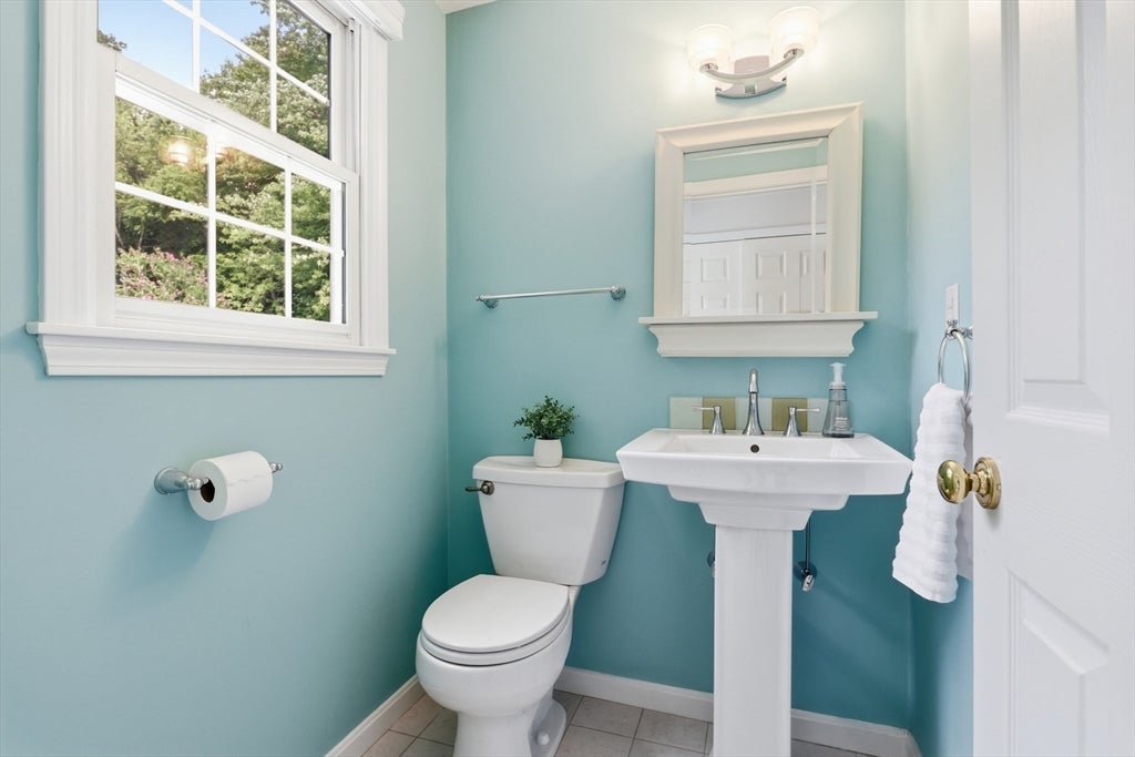 44 Raffaele Drive, Waltham, MA, 44 Raffaele Drive, Waltham, MA Photo #12