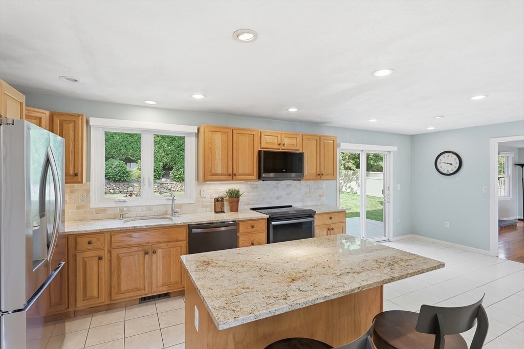 44 Raffaele Drive, Waltham, MA, 44 Raffaele Drive, Waltham, MA Photo #3