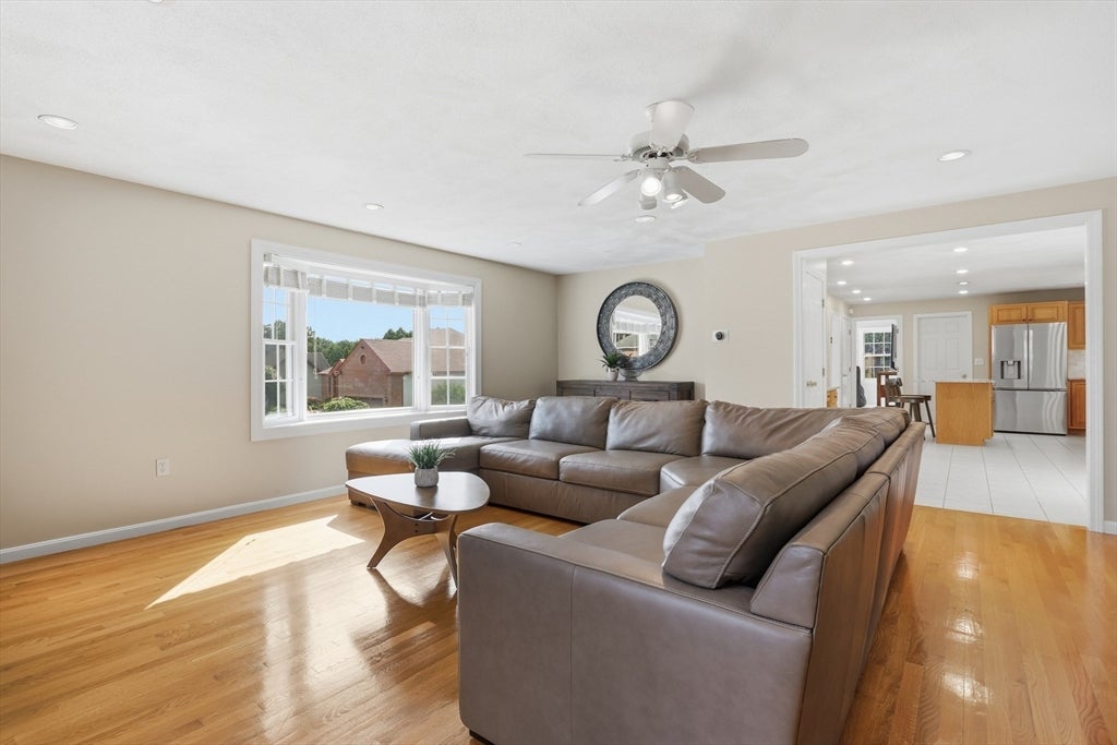 44 Raffaele Drive, Waltham, MA, 44 Raffaele Drive, Waltham, MA Photo #8