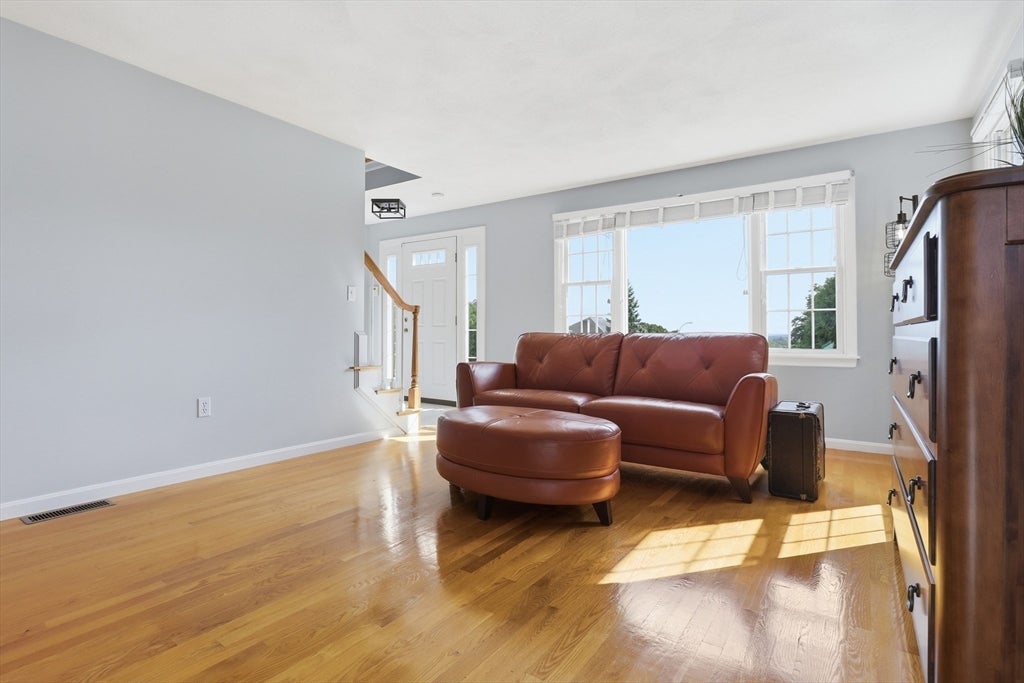 44 Raffaele Drive, Waltham, MA, 44 Raffaele Drive, Waltham, MA Photo #11