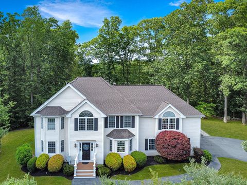 18 Maple Ridge Rd Methuen MA 01844