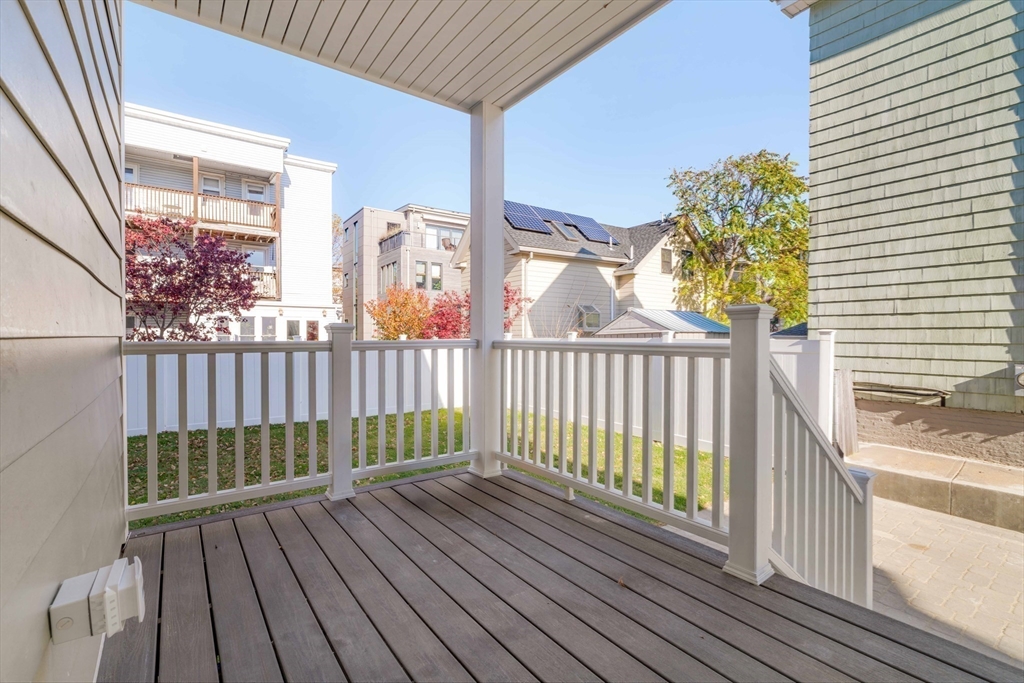 Somerville, Massachusetts 02143, United States, 4 Bedrooms Bedrooms, ,5 BathroomsBathrooms,Residential,Contingent,31594