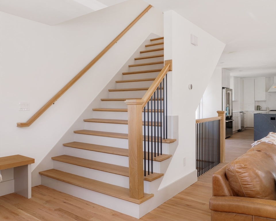 Somerville, Massachusetts 02143, United States, 4 Bedrooms Bedrooms, ,5 BathroomsBathrooms,Residential,Contingent,31594